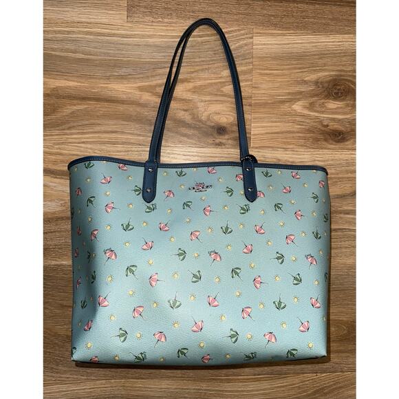 Coach Reversible City Tote with Beach Umbrella Print - Picture 4 of 12